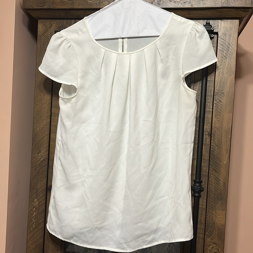 Women’s blouse - White - Size: Medium - Brand: Loft